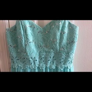 Mint green prom dress!